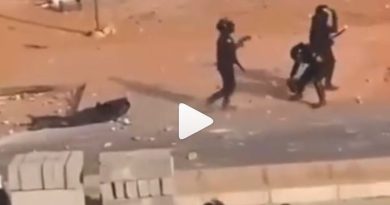 Manifs à Dakar: Un policier sauvagement agressé.Regardez (vidéo)