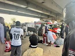 Accident à Pikine : Un « Ndiaga Ndiaye » se renverse au rond-point EDK, plusieurs blessés enregistrés
