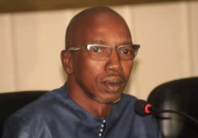 DÉMISSION OU SUSPENSION : CE QUE DIT LE DROIT. Par Me Demba Ciré BATHILY DÉMISSION OU SUSPENSION : CE QUE DIT LE DROIT. Par Me Demba Ciré BATHILY