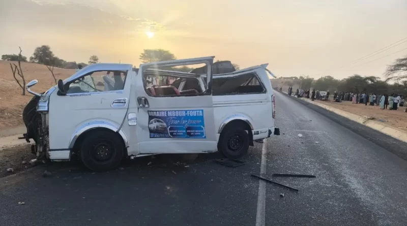 Podor : un mort et 17 blessés dans une collision entre un bus et un minibus ! Podor : un mort et 17 blessés dans une collision entre un bus et un minibus !
