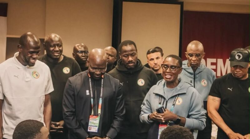 COUPE DU MONDE 2026 : La Ministre des Sports Djireye Clotilde COLY rend visite aux lions avant leur premier match. COUPE DU MONDE 2026 : La Ministre des Sports Djireye Clotilde COLY rend visite aux lions avant leur premier match.
