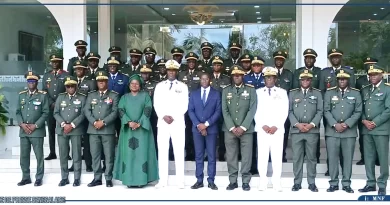 Yankhoba Diémé salue le rôle stratégique des forces armées dans le développement national Yankhoba Diémé salue le rôle stratégique des forces armées dans le développement national