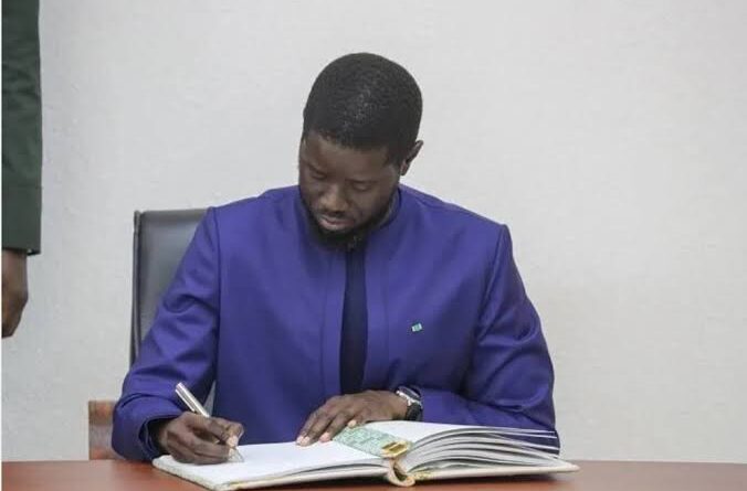Révision constitutionnelle : le président Bassirou Diomaye Faye saisit le Conseil constitutionnel pour contester la procédure d’adoption