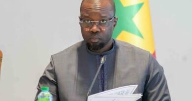 Hausse des prix du carburant : « cela ressemble plus à un plan structurel » (O. Sonko)