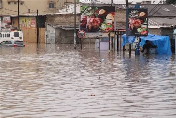 FORTES PLUIES MATINALE CE MARDI: Le ciel s’ouvre, Dakar et Thiès sombrent
