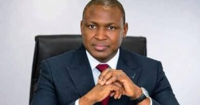 Retour de Ziguinchor : Toussaint Manga impliqué dans un accident avec le convoi de Ousmane Sonko