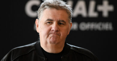 Agression sexuelle: Pierre Ménès définitivement condamné